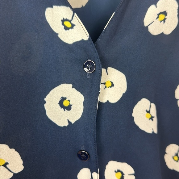 CAbi Go To Button Up 5705 Sz XS - Picture 5 of 10